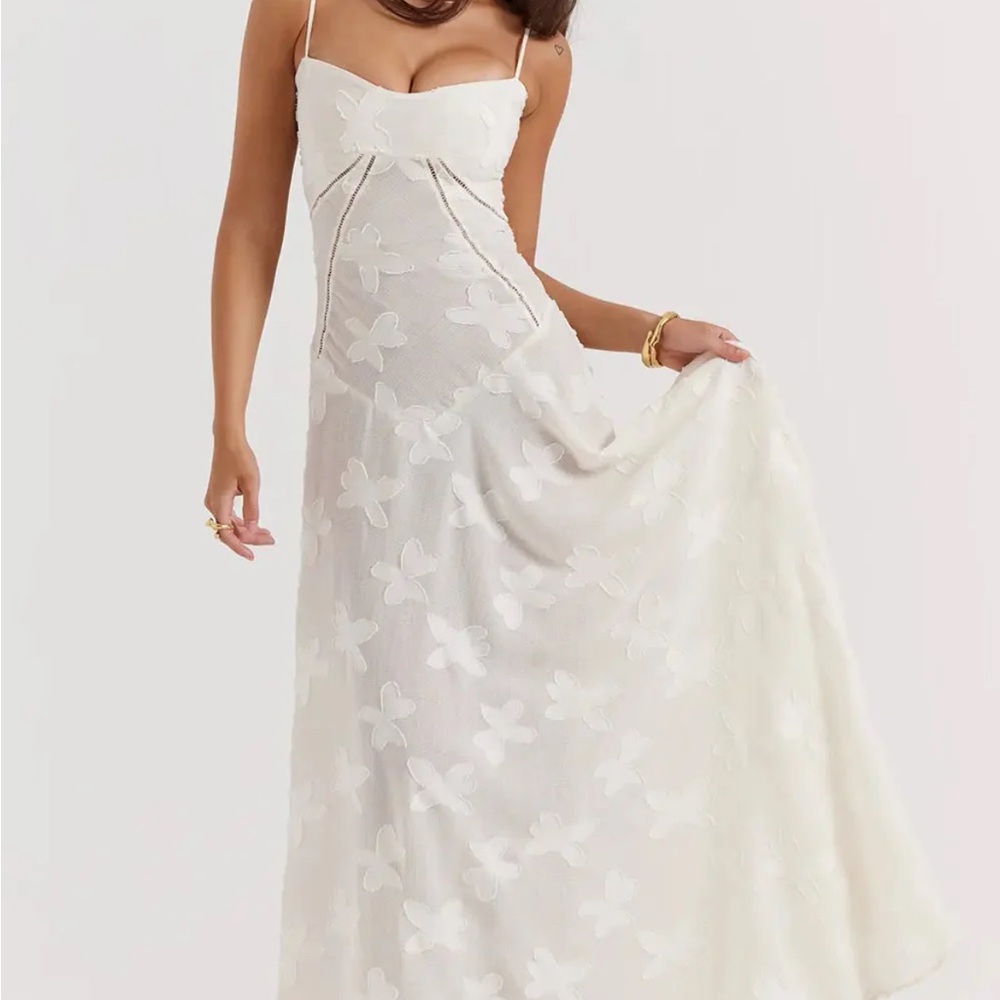 Cream Ruched Tiered Sweetheart Maxi Gown